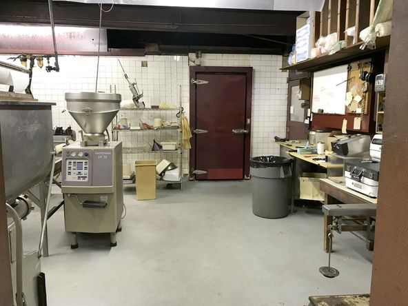 Milwaukie Retail Opportunity: 18893 SE McLoughlin Blvd, Portland, OR 97267
